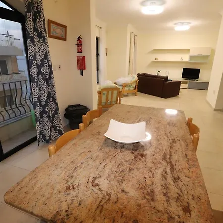 The Sea Just Across The Road - Flat 3 Apartment St. Paul's Bay Exterior photo