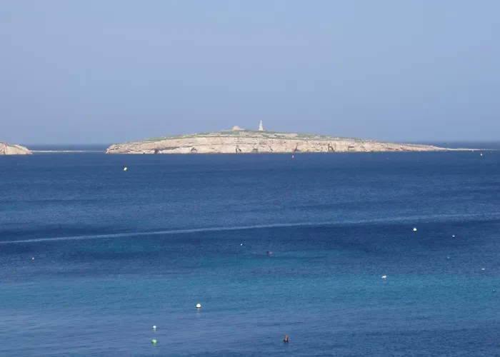 The Sea Just Across The Road - Flat 3